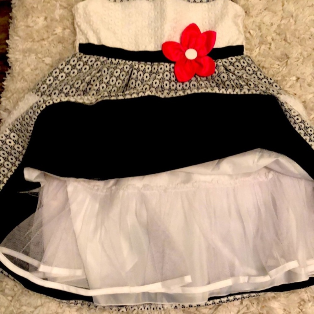 Girls party dress - Picture 4 of 7